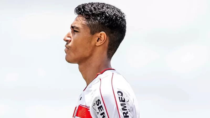 Jogador do Bragantino começa a respirar sem ajuda de aparelhos