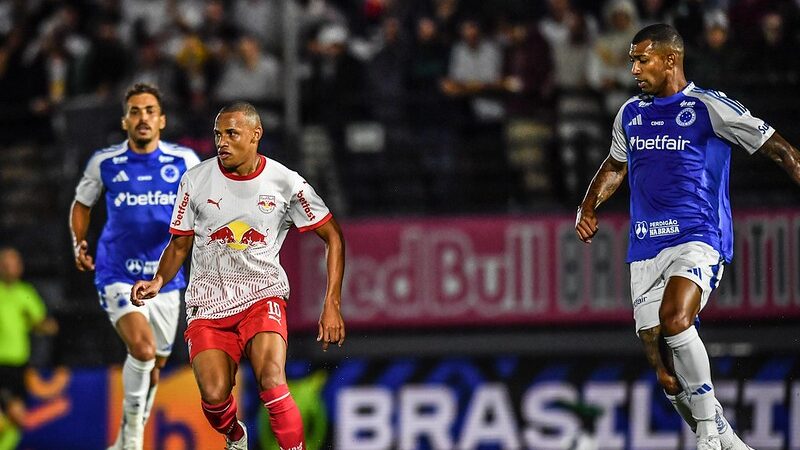 Bragantino vence Cruzeiro em noite de despedida do seu estádio