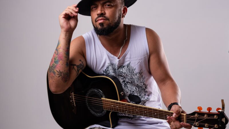 Ed Marques faz show na Feira Noturna de Bragança nesta quinta