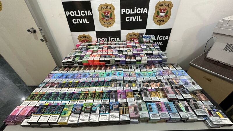 Mulher é flagrada com mais de 300 cigarros eletrônicos