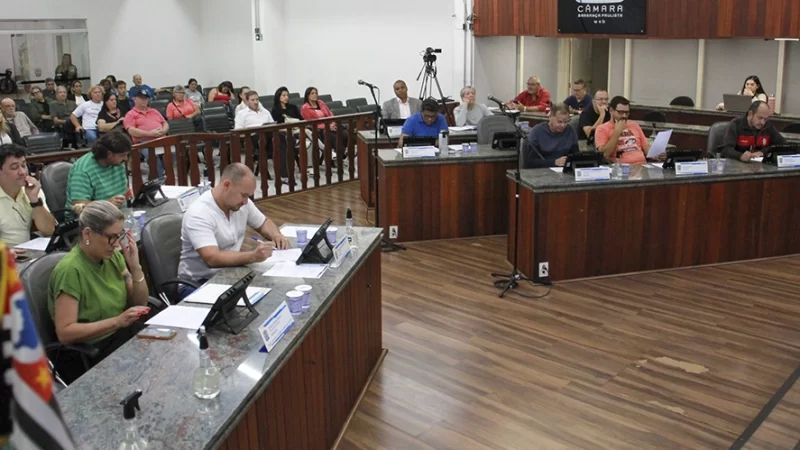 Prefeito retira da Câmara projeto para mudar o Orçamento