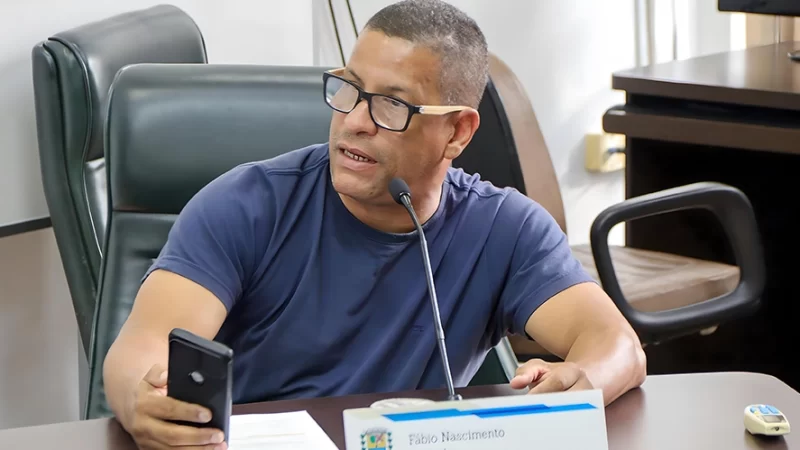 Fábio Nascimento confirma viagem durante votação do IPTU