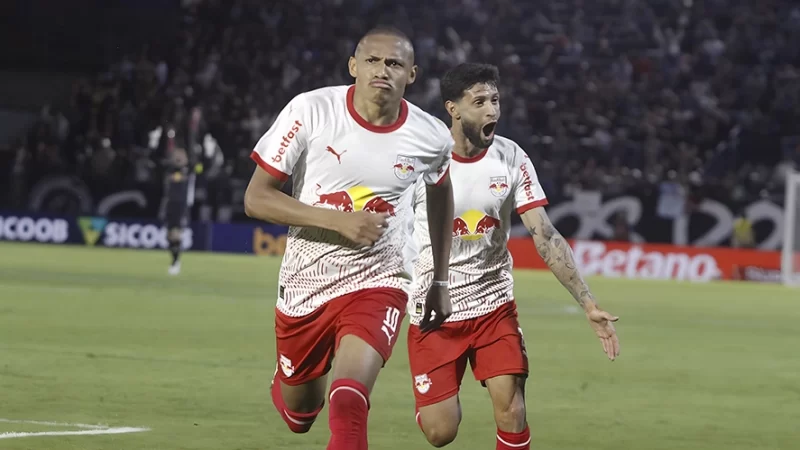 Red Bull Bragantino ganha e se mantém no G4 do Brasileirão