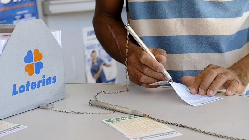 Mega-Sena acumula e sorteia R$ 11 milhões neste sábado