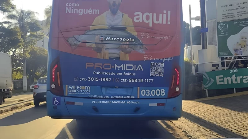 Ônibus da JTP trafega sem placa em Bragança Paulista