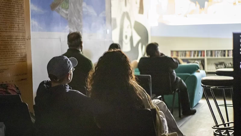 Garaginha LGBT+ exibe filme nesta terça-feira
