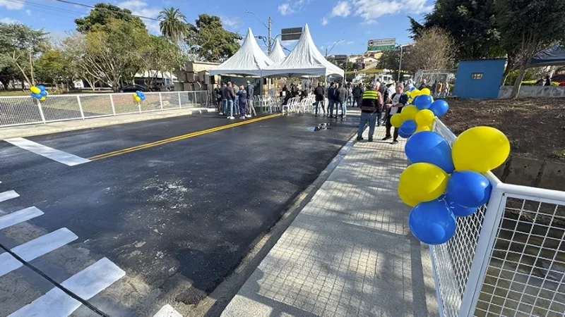Após 18 meses, ponte é reinaugurada no Matadouro