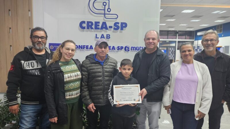 Associação dos Engenheiros homenageia medalhista da Olímpiadas de Matemática