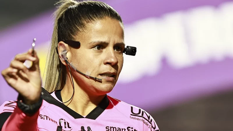 Árbitra de Bragança estreia tecnologia inédita no futebol brasileiro