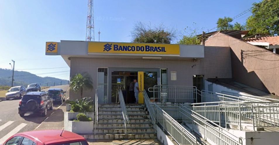 Criminosos furtam armas de agência do Banco do Brasil