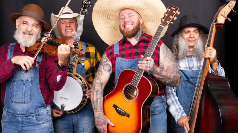 Banda Osmar Ditos anima Feira Noturna desta quinta