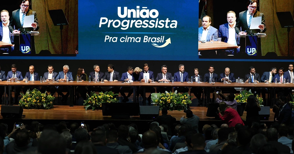 Partidos União Brasil e Progressistas oficializam federação