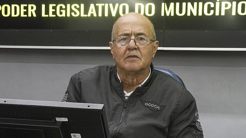 Tião desempata e Câmara rejeita transparência na espera da saúde