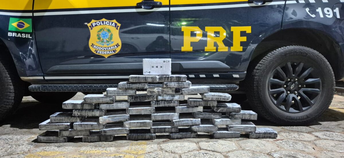 PRF apreende 43 kg de cocaína na Fernão Dias