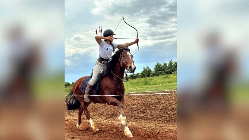 Atleta representa Bragança no Mundial de Arquearia Montada na Ásia