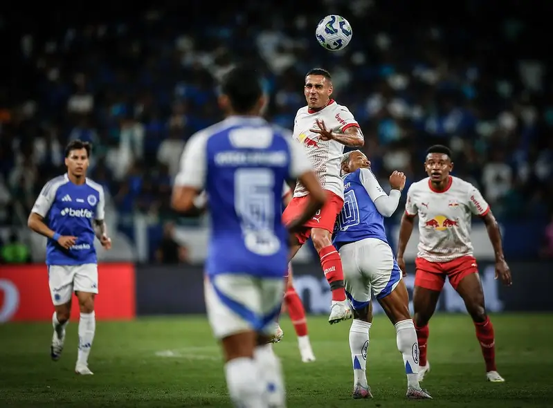 Red Bull Bragantino perde de virada do Cruzeiro no Mineirão