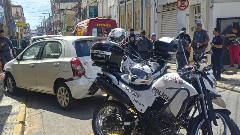 Motociclista que fugiu da PM é autuado por tráfico de drogas