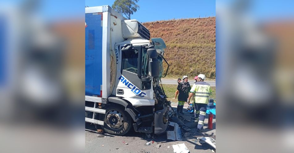 Acidente fatal na Fernão Dias: caminhoneira morre