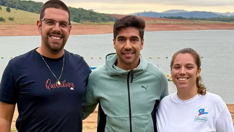 Técnico do Palmeiras curte folga em Bragança Paulista