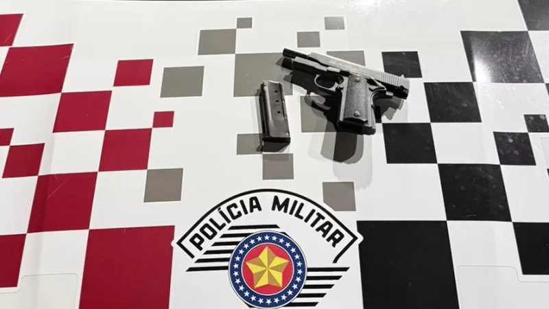 Motorista armado é preso após ameaçar pedestres