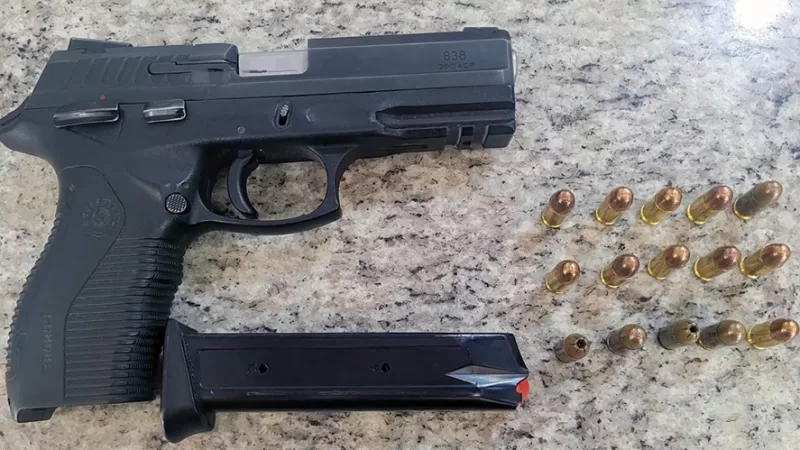 Policial penal tem arma apreendida pela PM após ameaça