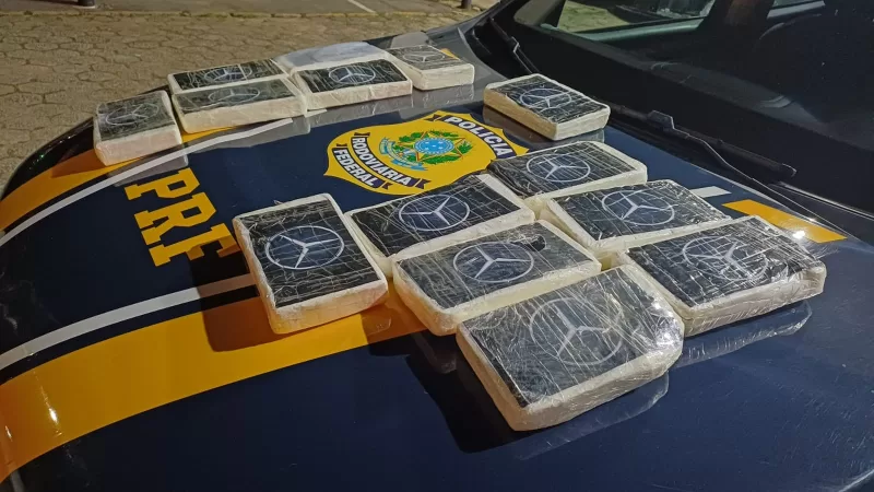 PRF apreende 14 kg de cocaína na Fernão Dias