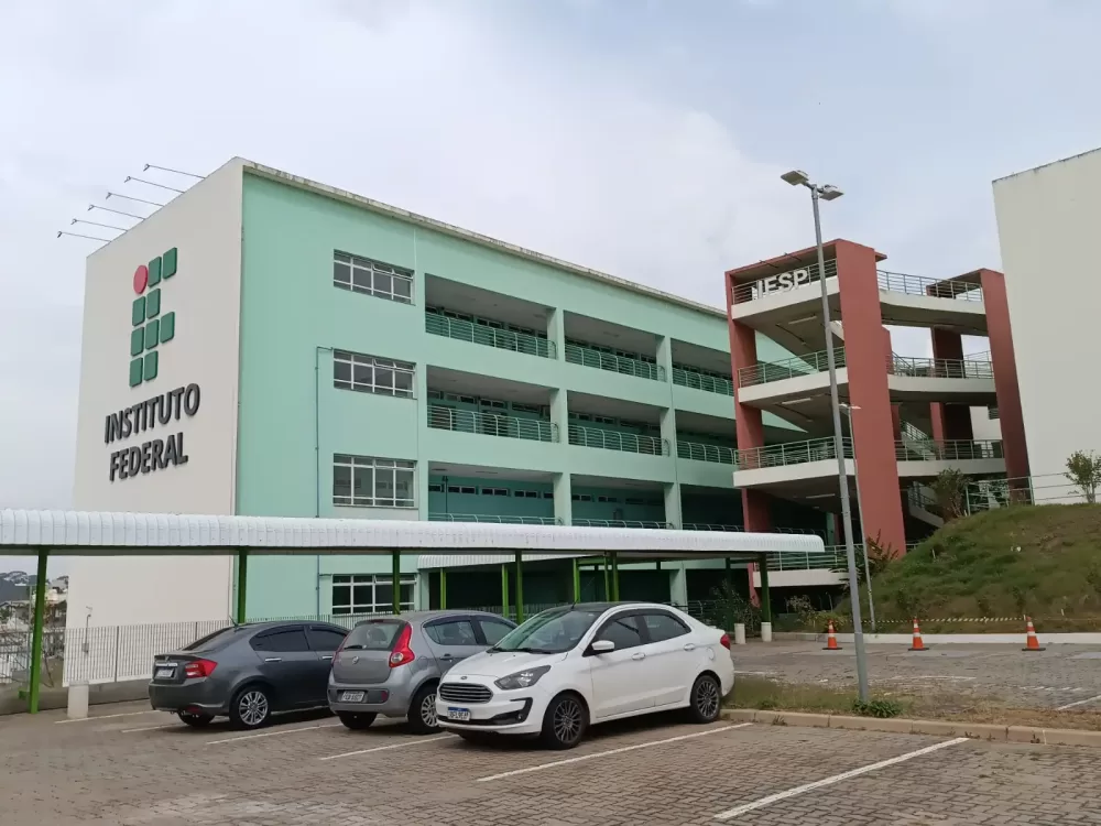 IFSP Bragança abre seleção para professores com salário de R$ 8 mil