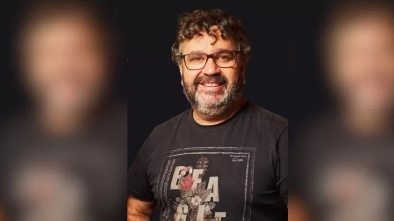 Cantor Jhony Acústico é atração da Feira Noturna desta quinta