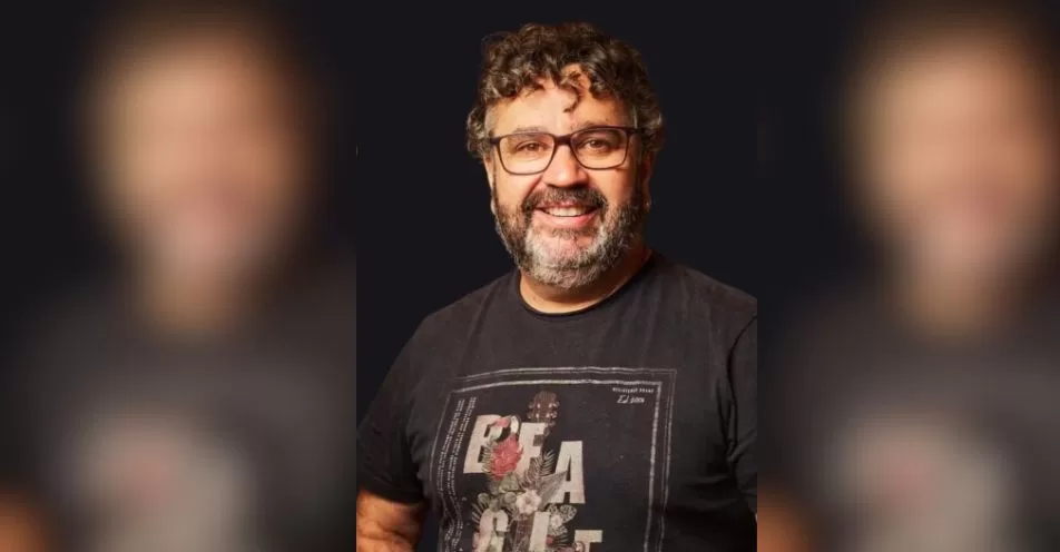 Cantor Jhony Acústico é atração da Feira Noturna desta quinta