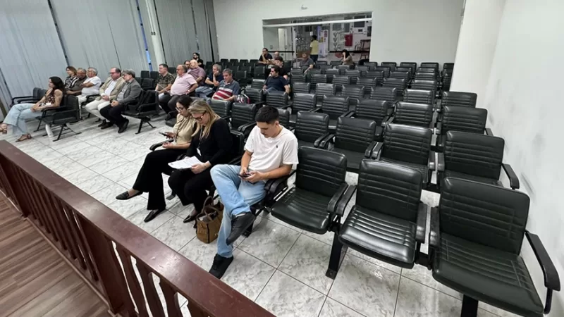 Audiência do Código Tributário tem baixa participação popular