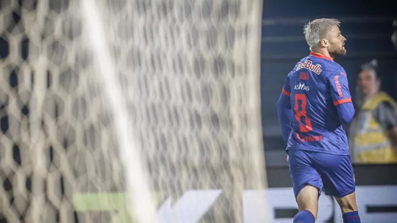 Red Bull Bragantino goleia e fica perto de vaga na Sul-Americana