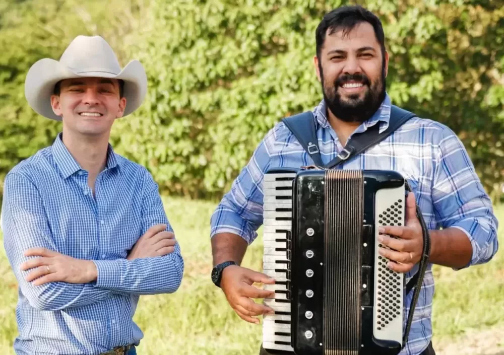 Toni e Lucas animam a Feira Noturna desta quinta no Posto de Monta