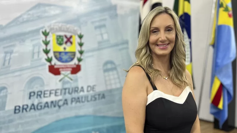 Mais polêmica: Justiça suspende licitação da Educação