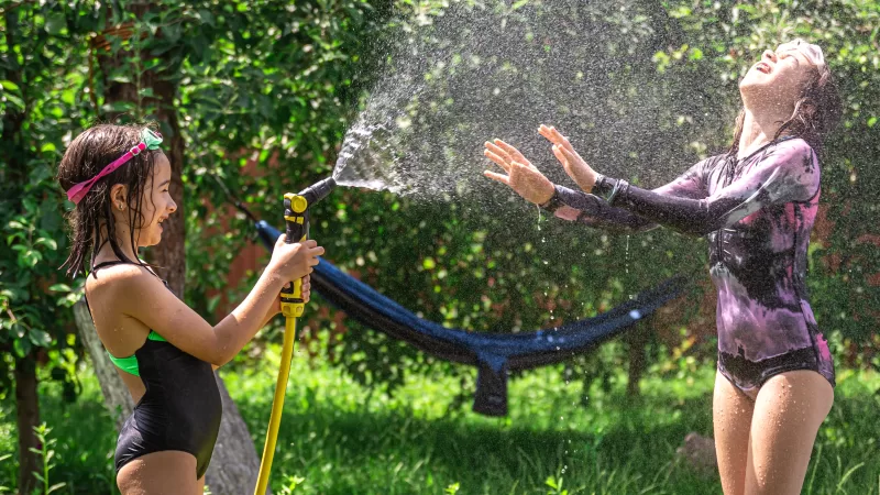 Calor aumenta consumo de água em 60% e Sabesp recomenda uso consciente
