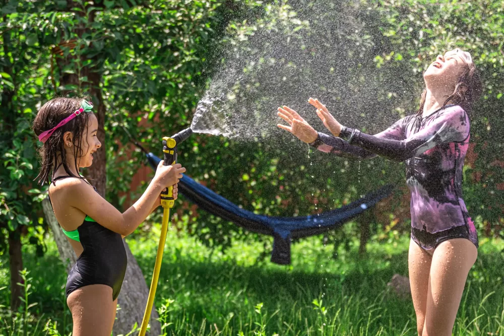 Calor aumenta consumo de água em 60% e Sabesp recomenda uso consciente