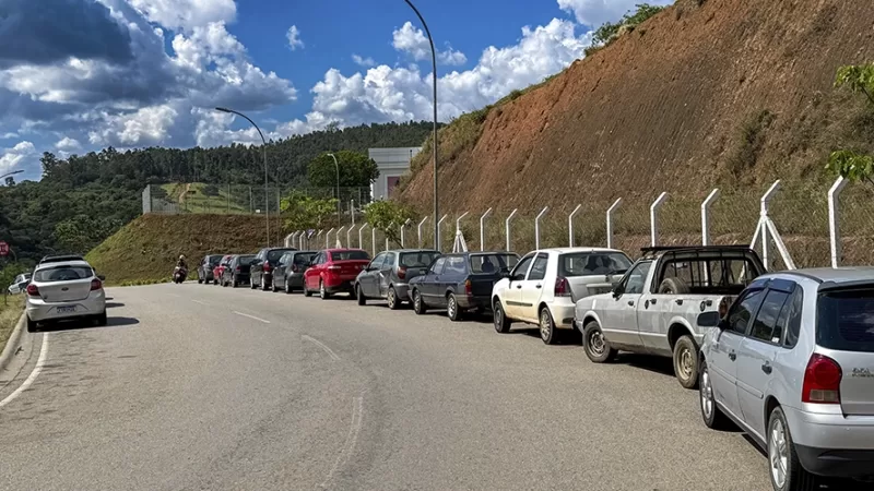 Decreto libera zona azul nas imediações do shopping