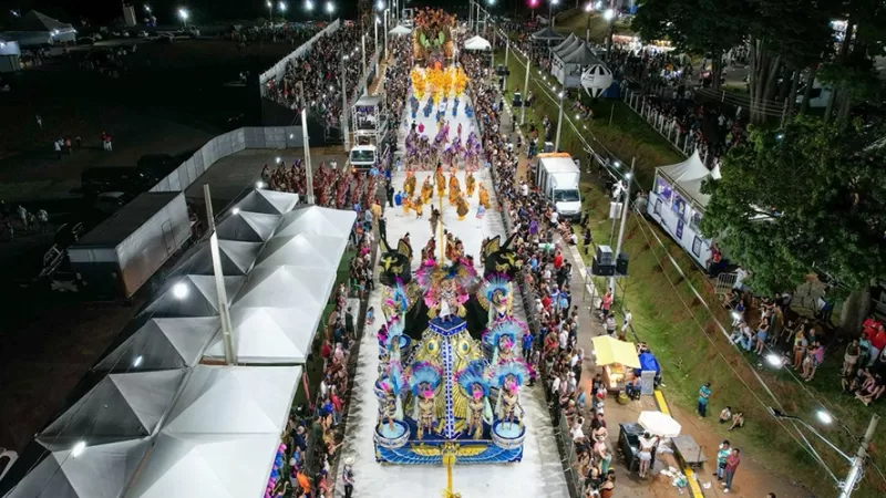 Carnaval: prefeito avalia cancelar desfiles das escolas de samba