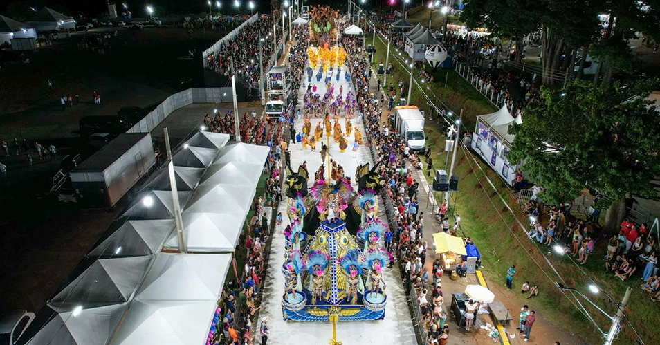Carnaval: prefeito avalia cancelar desfiles das escolas de samba