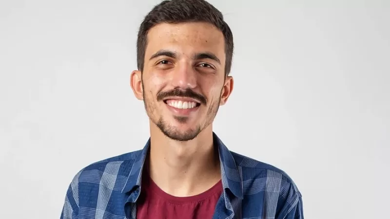 Stevan Gaipo faz show de comédia stand-up em Bragança