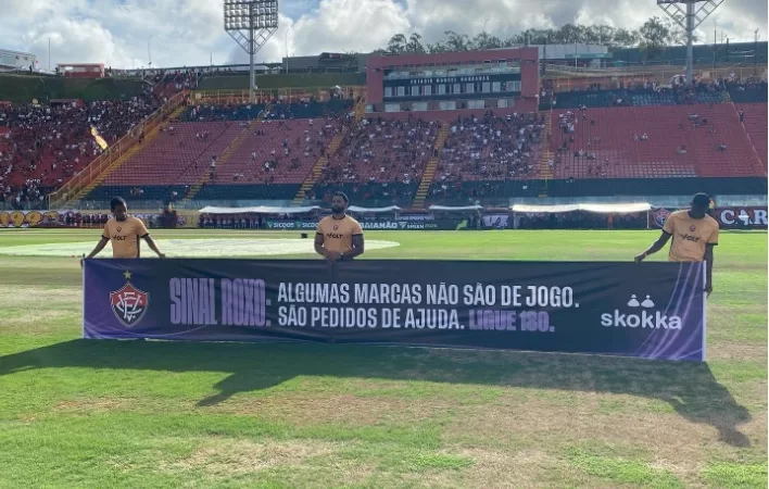 Vitória estreia parceria com Skokka marcando posição contra violência doméstica no Campeonato Baiano