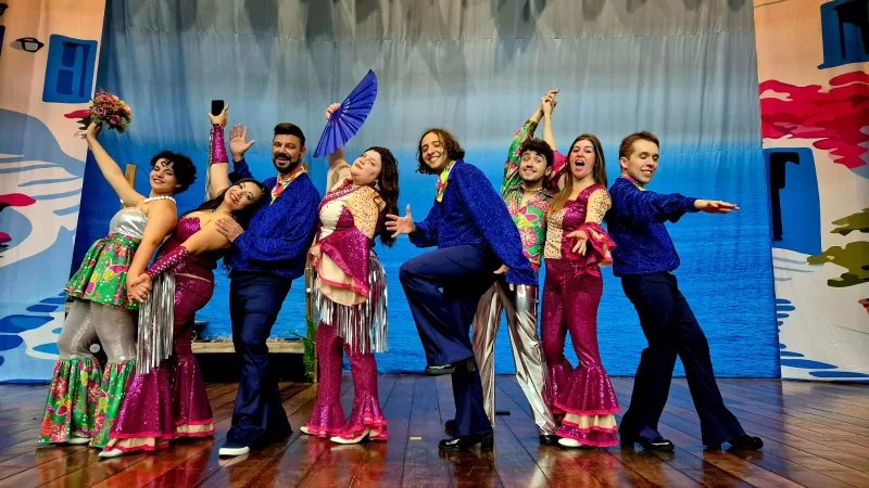 Peça Mamma Mia! O Musical de volta aos palcos em Bragança