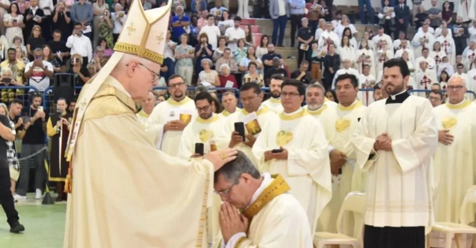 Ordenação Episcopal de Márcio Vidal é marcada por fé e emoção