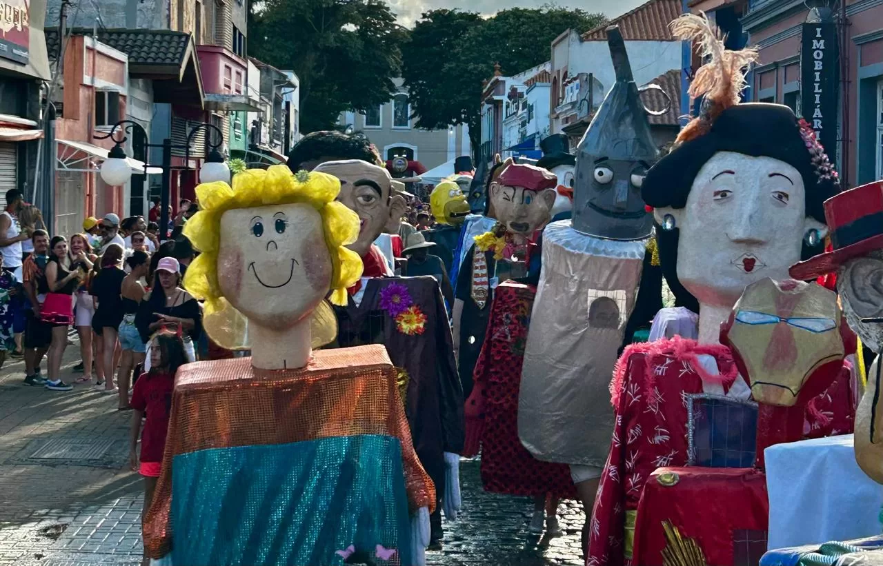 Carnaval 2026: Atibaia divulga programação com bonecões, marchinhas e blocos