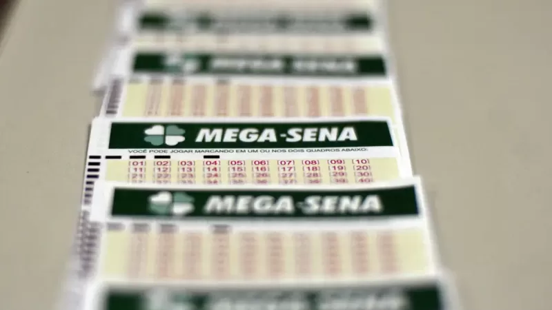 Mega-Sena acumula e sorteia R$ 63 milhões no sábado