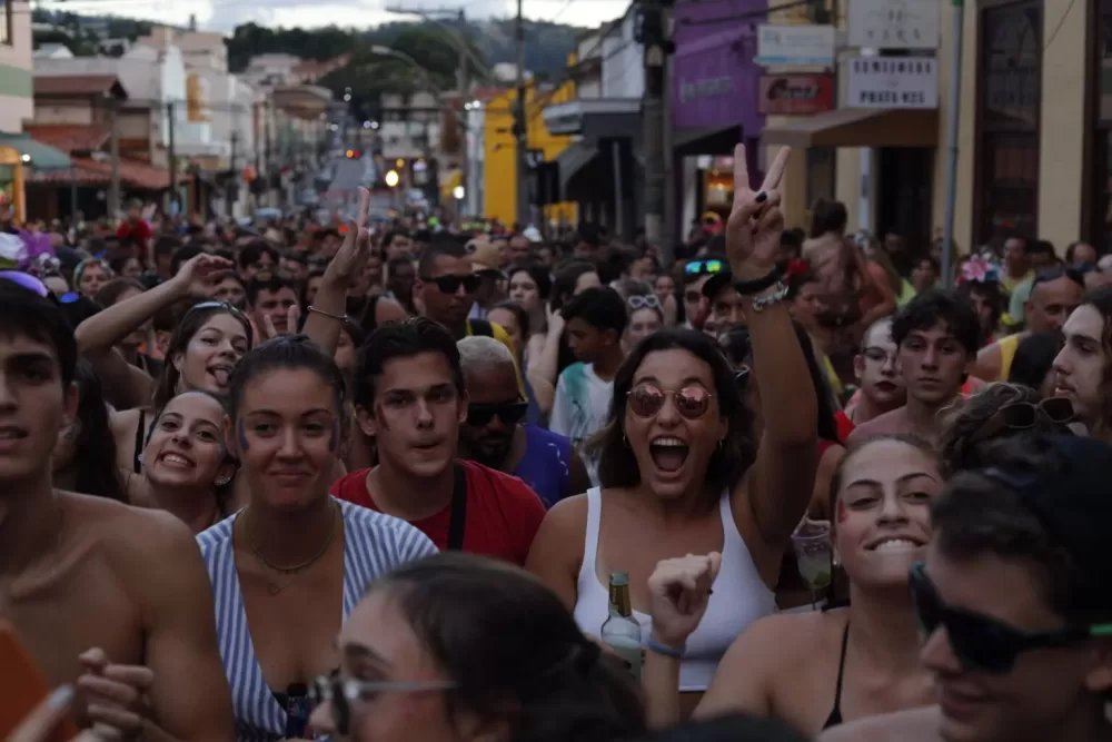 Carnaval de Amparo tem Negritude Júnior, Vai Vai e mais