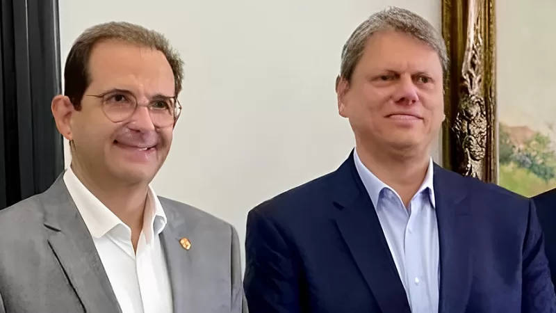 Prefeito esquece nome do governador e faz críticas a Tarcísio