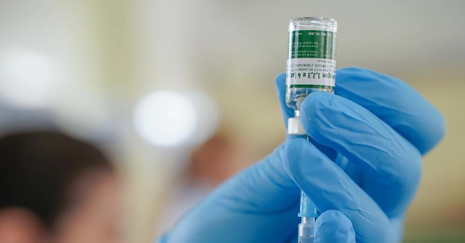 Vacinação contra a dengue começa para profissionais de saúde