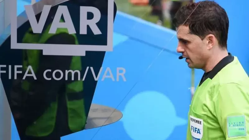 VAR Brasileiro x VAR da FIFA: o que muda para suas apostas na Copa do Mundo?