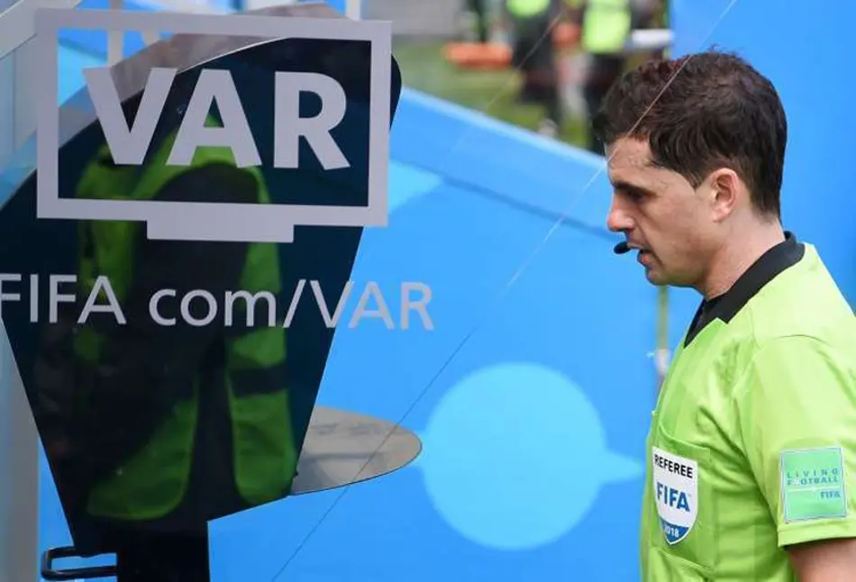 VAR Brasileiro x VAR da FIFA: o que muda para suas apostas na Copa do Mundo?