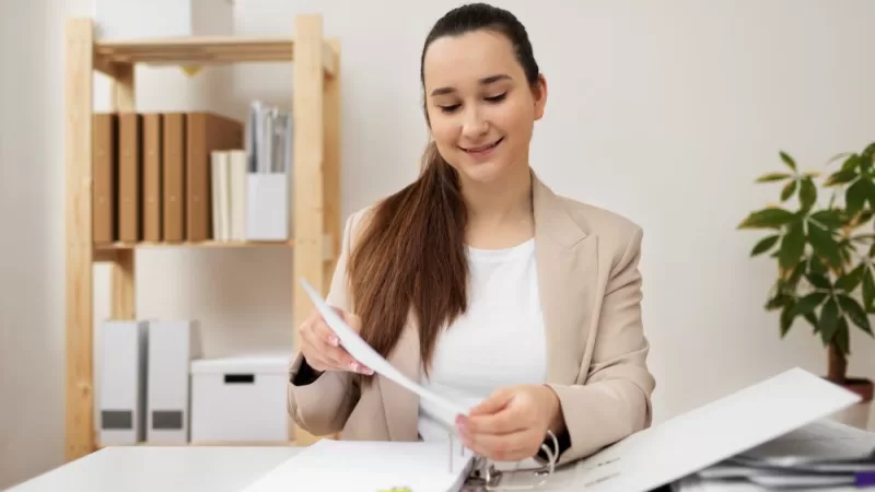 Empresa abre vagas de Auxiliar Administrativo e Faxineira